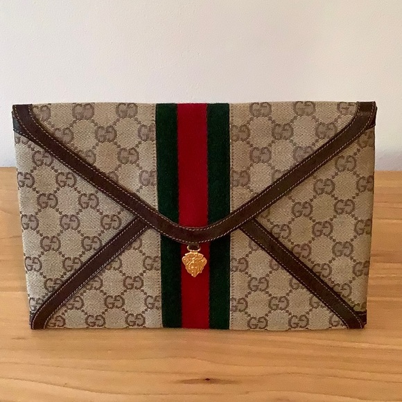 Vintage Gucci Envelope Clutch!!